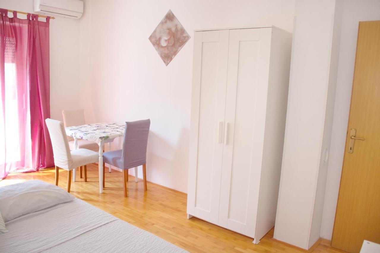 Apartments Summersong Novalja Exterior photo